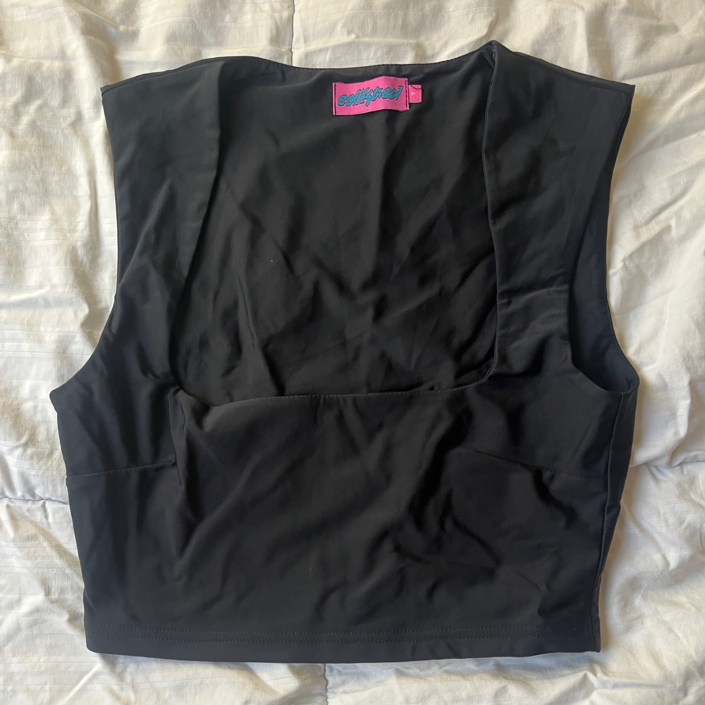 black sleeveless top